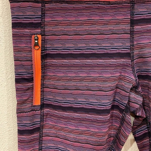 Lululemon Inspire 7/8 Tights II Neon Coral Size 10 EUC - Picture 3 of 4